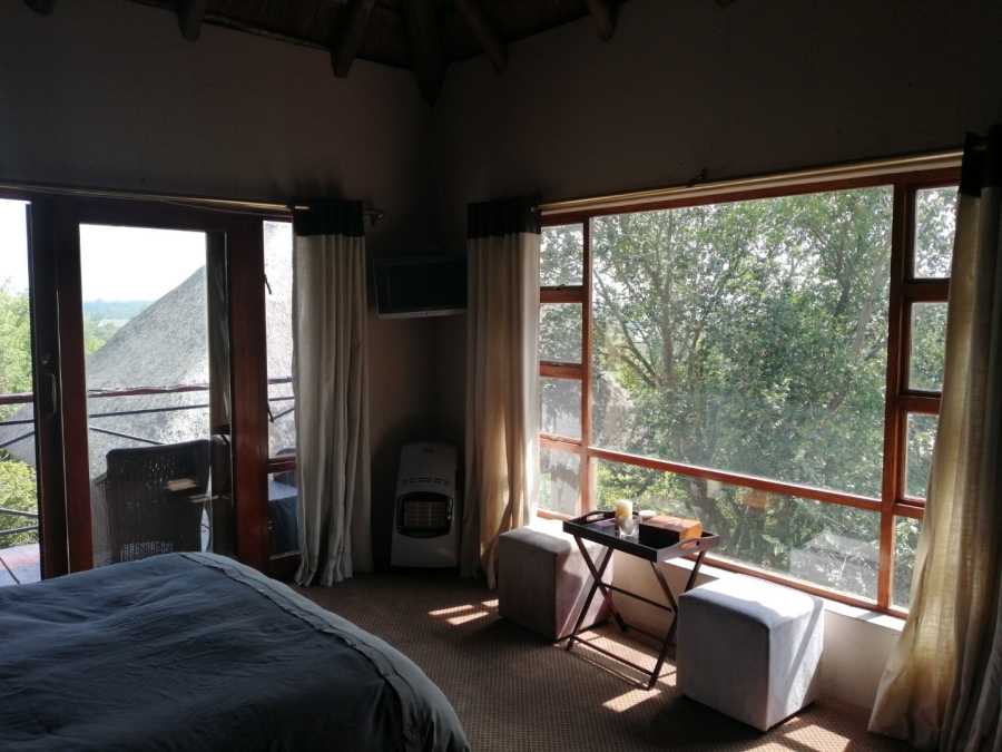 4 Bedroom Property for Sale in Boschenvaal River Front Lodges Free State